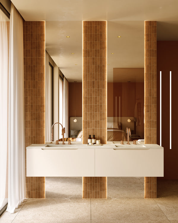 Luxe beige badkamer met rijke texturen en beige badmeubel